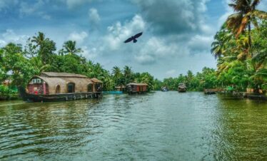 Alleppey Alappuzha backwaters and houseboats Kerala tourism | MP VACATION INDORE