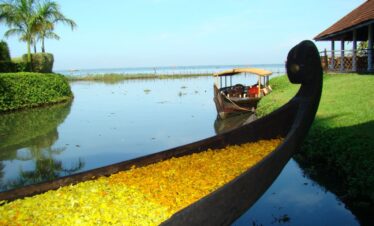 Kumarakom backwaters and bird sanctuary Kerala tourism | MP VACATION INDORE