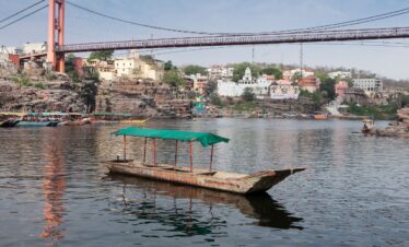 Omkareshwar Jyotirlinga temple on Narmada River | MP VACATION INDORE