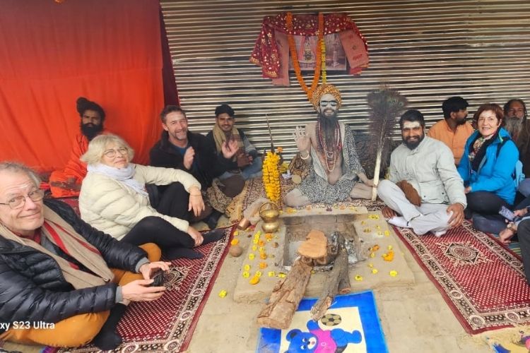 Travellers guided by MP VACATION INDORE travel professional